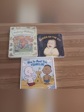 Peanuts Nice to Meet You, Franklin! Board Book - Blue, White, Tan